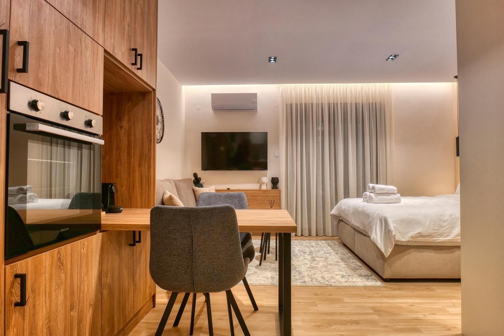Harmony Center Luxury Apartment Komotiní Kültér fotó